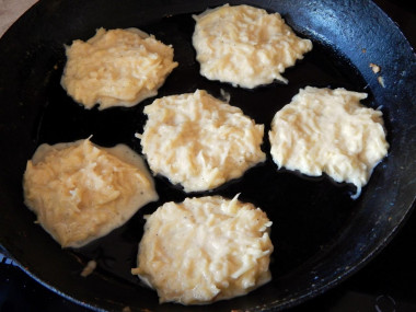 Драники картофельные на сковороде