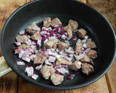 Лагман со свининой и овощами из домашней лапши по-уйгурски
