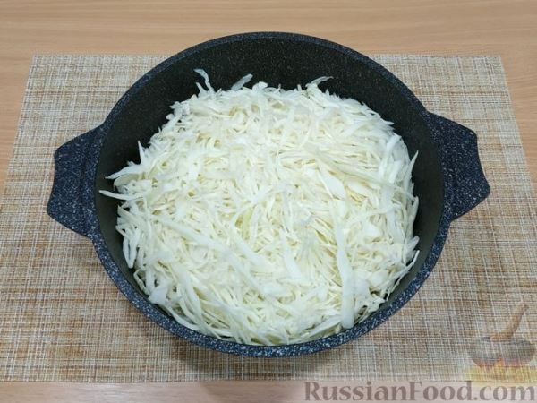 Тушёная капуста с мясом и макаронами